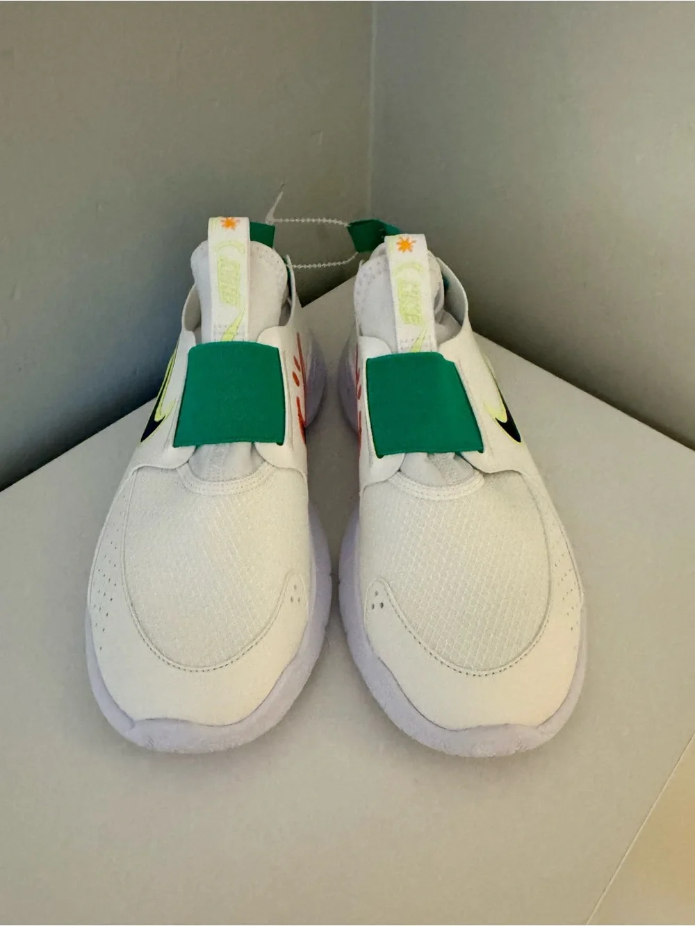 Nike White Green Smile Slip-On Sneakers Youth Sz 3Y NWOT